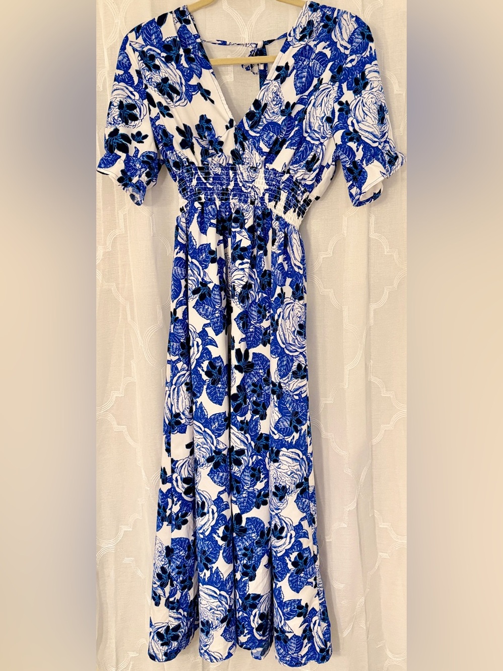 Sunday Up Blue & White Floral Smocked Maxi Dress Size Medium